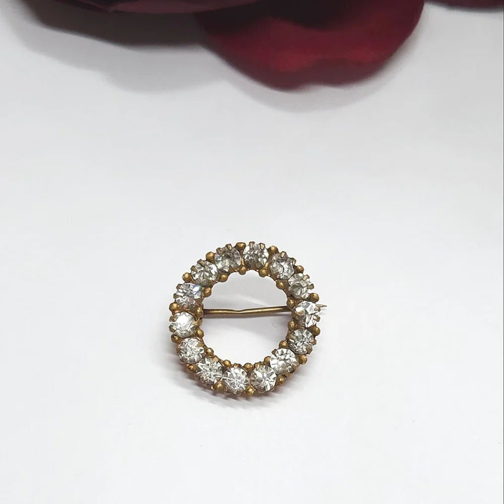 Antique Gold Plated Crystal Open Circle Brooch